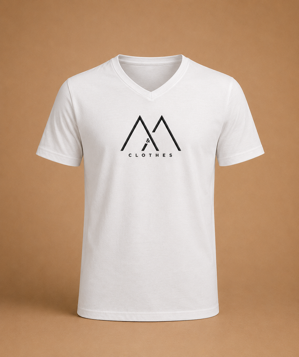 Бяла V-neck luxury тениска с минималистично черно лого.